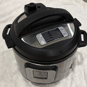 Instant Pot 6-Quart Electric Pressure Cooker – New, Never Used (No Box)